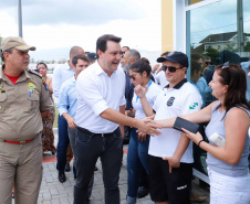 O governador Carlos Massa Ratinho Junior inaugurou nesta sexta-feira (24) a Delegacia Cidadã de Paranaguá, no Litoral do Estado. São cerca de 6,8 mil metros quadrados de área construída. É a maior unidade desse modelo que oferta atendimento especializado do Paraná. Os investimentos somaram mais de R$ 5 milhões.
