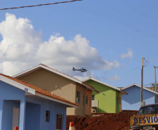 Quarenta e duas famílias carentes de Novo Itacolomi receberam nesta sexta-feira (24) casas populares construídas pelo Governo do Estado. O Residencial João Rossatto foi inaugurado pelo governador Carlos Massa Ratinho Junior e recebeu R$ 2,4 milhões de investimentos por meio do programa Nossa Gente.
foto Gilson Abreu/Aen