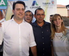 Quarenta e duas famílias carentes de Novo Itacolomi receberam nesta sexta-feira (24) casas populares construídas pelo Governo do Estado. O Residencial João Rossatto foi inaugurado pelo governador Carlos Massa Ratinho Junior e recebeu R$ 2,4 milhões de investimentos por meio do programa Nossa Gente.
foto Gilson Abreu/Aen