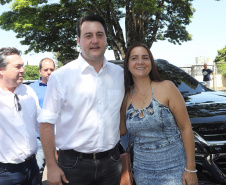GOVERNADOR REPASSA RECURSOS EM CIANORTE.
O governador Carlos Massa Ratinho Junior assinou neste sábado (25), a homologação para ordem de serviços de pavimentação de ruas e avenidas em Cianorte, região noroeste do Paraná. Participaram da solenidade: prefeito de Cianorte, Claudemir Romero Bongiorno; os secretários: de Desenvolvimento Urbano, João Carlos Ortega; de Desenvolvimento Sustentável e Turismo, Márcio Nunes; entre outros.
Cianorte, 25-01-20.
Foto: Arnaldo Alves / AEN.
