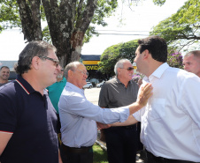 GOVERNADOR REPASSA RECURSOS EM CIANORTE.
O governador Carlos Massa Ratinho Junior assinou neste sábado (25), a homologação para ordem de serviços de pavimentação de ruas e avenidas em Cianorte, região noroeste do Paraná. Participaram da solenidade: prefeito de Cianorte, Claudemir Romero Bongiorno; os secretários: de Desenvolvimento Urbano, João Carlos Ortega; de Desenvolvimento Sustentável e Turismo, Márcio Nunes; entre outros.
Cianorte, 25-01-20.
Foto: Arnaldo Alves / AEN.
