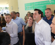 GOVERNADOR REPASSA RECURSOS EM CIANORTE.
O governador Carlos Massa Ratinho Junior assinou neste sábado (25), a homologação para ordem de serviços de pavimentação de ruas e avenidas em Cianorte, região noroeste do Paraná. Participaram da solenidade: prefeito de Cianorte, Claudemir Romero Bongiorno; os secretários: de Desenvolvimento Urbano, João Carlos Ortega; de Desenvolvimento Sustentável e Turismo, Márcio Nunes; entre outros.
Cianorte, 25-01-20.
Foto: Arnaldo Alves / AEN.
