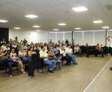 Umuarama recebe mais de 15 milhoes de reais em obras, alem de 900 mil para implementacao de um parque urbano, assinam os recursos os secretarios Joao Carlos Ortega e Marcio Nunes que representaram o governador Carlos Massa Ratinho Junior.
Foto Gilson Abreu/Aen