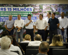 Umuarama recebe mais de 15 milhoes de reais em obras, alem de 900 mil para implementacao de um parque urbano, assinam os recursos os secretarios Joao Carlos Ortega e Marcio Nunes que representaram o governador Carlos Massa Ratinho Junior.
Foto Gilson Abreu/Aen