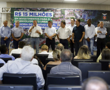 Umuarama recebe mais de 15 milhoes de reais em obras, alem de 900 mil para implementacao de um parque urbano, assinam os recursos os secretarios Joao Carlos Ortega e Marcio Nunes que representaram o governador Carlos Massa Ratinho Junior.
Foto Gilson Abreu/Aen