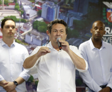 Umuarama recebe mais de 15 milhoes de reais em obras, alem de 900 mil para implementacao de um parque urbano, assinam os recursos os secretarios Joao Carlos Ortega e Marcio Nunes que representaram o governador Carlos Massa Ratinho Junior.
Foto Gilson Abreu/Aen