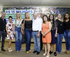 Umuarama recebe mais de 15 milhoes de reais em obras, alem de 900 mil para implementacao de um parque urbano, assinam os recursos os secretarios Joao Carlos Ortega e Marcio Nunes que representaram o governador Carlos Massa Ratinho Junior.
Foto Gilson Abreu/Aen