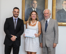 O vice governador Darci Piana empossa nesta terça-feira (28),membros do Conselho Estadual da Juventude. O CEJUV é um órgão colegiado de caráter consultivo, vinculado à Casa Civil por meio da assessoria especial para políticas públicas de juventude (AEJ), sendo composto por representantes da sociedade civil e do poder público com reconhecida atuação na defesa e promoção dos direitos da juventude.  Curitiba, 28/01/2020 -  Foto: Geraldo Bubniak/AEN