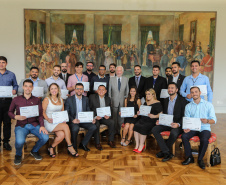 O vice governador Darci Piana empossa nesta terça-feira (28),membros do Conselho Estadual da Juventude. O CEJUV é um órgão colegiado de caráter consultivo, vinculado à Casa Civil por meio da assessoria especial para políticas públicas de juventude (AEJ), sendo composto por representantes da sociedade civil e do poder público com reconhecida atuação na defesa e promoção dos direitos da juventude.  Curitiba, 28/01/2020 -  Foto: Geraldo Bubniak/AEN