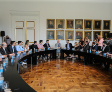 O vice governador Darci Piana empossa nesta terça-feira (28),membros do Conselho Estadual da Juventude. O CEJUV é um órgão colegiado de caráter consultivo, vinculado à Casa Civil por meio da assessoria especial para políticas públicas de juventude (AEJ), sendo composto por representantes da sociedade civil e do poder público com reconhecida atuação na defesa e promoção dos direitos da juventude.  Curitiba, 28/01/2020 -  Foto: Geraldo Bubniak/AEN