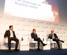 O governador Carlos Massa Ratinho Junior apresentou nesta terça-feira (28) a investidores brasileiros e estrangeiros reunidos pelo banco Credit Suisse os principais programas do Estado e as conquistas econômicas alcançadas em 2019. Ele participou do painel “Os Desafios dos Estados Brasileiros”, na 2020 Latin America Investment Conference, em São Paulo.