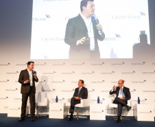 O governador Carlos Massa Ratinho Junior apresentou nesta terça-feira (28) a investidores brasileiros e estrangeiros reunidos pelo banco Credit Suisse os principais programas do Estado e as conquistas econômicas alcançadas em 2019. Ele participou do painel “Os Desafios dos Estados Brasileiros”, na 2020 Latin America Investment Conference, em São Paulo.