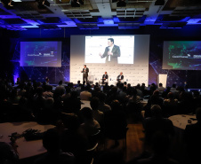 O governador Carlos Massa Ratinho Junior apresentou nesta terça-feira (28) a investidores brasileiros e estrangeiros reunidos pelo banco Credit Suisse os principais programas do Estado e as conquistas econômicas alcançadas em 2019. Ele participou do painel “Os Desafios dos Estados Brasileiros”, na 2020 Latin America Investment Conference, em São Paulo.