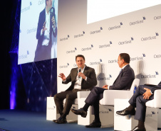 O governador Carlos Massa Ratinho Junior apresentou nesta terça-feira (28) a investidores brasileiros e estrangeiros reunidos pelo banco Credit Suisse os principais programas do Estado e as conquistas econômicas alcançadas em 2019. Ele participou do painel “Os Desafios dos Estados Brasileiros”, na 2020 Latin America Investment Conference, em São Paulo.