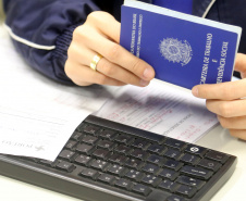 O Paraná encerrou 2019 como um dos quatro estados que mais geraram emprego no País, e as Agências do Trabalhador foram fundamentais para este resultado: o número de paranaenses colocados no mercado de trabalho por meio delas chegou a 95.955.Foto:Gilson Abreu/AEN