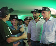 O secretário estadual da Agricultura e do Abastecimento, Norberto Ortigara, participou nesta quarta-feira (29), em Cambé, do 19º BelaSafra 2020, evento da Belagrícola que está apresentando as últimas tecnologias para maximizar a produtividade no campo. O diretor-presidente da Agência de Defesa Agropecuária do Paraná (Adapar), Otamir Cesar Martins, e o deputado estadual Tiago Amaral, também estiveram no evento. Foto: SEAB