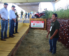 O secretário estadual da Agricultura e do Abastecimento, Norberto Ortigara, participou nesta quarta-feira (29), em Cambé, do 19º BelaSafra 2020, evento da Belagrícola que está apresentando as últimas tecnologias para maximizar a produtividade no campo. O diretor-presidente da Agência de Defesa Agropecuária do Paraná (Adapar), Otamir Cesar Martins, e o deputado estadual Tiago Amaral, também estiveram no evento. Foto: SEAB