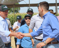 O secretário estadual da Agricultura e do Abastecimento, Norberto Ortigara, participou nesta quarta-feira (29), em Cambé, do 19º BelaSafra 2020, evento da Belagrícola que está apresentando as últimas tecnologias para maximizar a produtividade no campo. O diretor-presidente da Agência de Defesa Agropecuária do Paraná (Adapar), Otamir Cesar Martins, e o deputado estadual Tiago Amaral, também estiveram no evento. Foto: SEAB