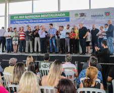 O Governador Carlos Massa Ratinho Junior entrega a ordem de serviço para as obras de duplicação do trecho Norte da Avenida Rui Barbosa, um dos principais eixos viários de São José dos Pinhais, na Região Metropolitana de Curitiba.  São José dos Pinhais, 29/01/2020 - Foto: Geraldo Bubniak/AEN