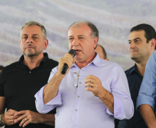 O Governador Carlos Massa Ratinho Junior entrega a ordem de serviço para as obras de duplicação do trecho Norte da Avenida Rui Barbosa, um dos principais eixos viários de São José dos Pinhais, na Região Metropolitana de Curitiba. Na foto, Secretário do Desenvolvimento Urbano - João Carlos Ortega.  São José dos Pinhais, 29/01/2020 - Foto: Geraldo Bubniak/AEN