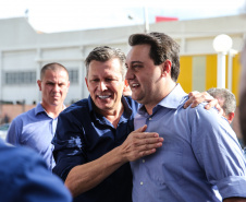 O Governador Carlos Massa Ratinho Junior entrega a ordem de serviço para as obras de duplicação do trecho Norte da Avenida Rui Barbosa, um dos principais eixos viários de São José dos Pinhais, na Região Metropolitana de Curitiba.  São José dos Pinhais, 29/01/2020 - Foto: Geraldo Bubniak/AEN