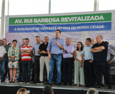 O Governador Carlos Massa Ratinho Junior entrega a ordem de serviço para as obras de duplicação do trecho Norte da Avenida Rui Barbosa, um dos principais eixos viários de São José dos Pinhais, na Região Metropolitana de Curitiba.  São José dos Pinhais, 29/01/2020 - Foto: Geraldo Bubniak/AEN