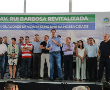 O Governador Carlos Massa Ratinho Junior entrega a ordem de serviço para as obras de duplicação do trecho Norte da Avenida Rui Barbosa, um dos principais eixos viários de São José dos Pinhais, na Região Metropolitana de Curitiba.  São José dos Pinhais, 29/01/2020 - Foto: Geraldo Bubniak/AEN