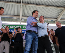 O Governador Carlos Massa Ratinho Junior entrega a ordem de serviço para as obras de duplicação do trecho Norte da Avenida Rui Barbosa, um dos principais eixos viários de São José dos Pinhais, na Região Metropolitana de Curitiba.  São José dos Pinhais, 29/01/2020 - Foto: Geraldo Bubniak/AEN