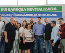 O Governador Carlos Massa Ratinho Junior entrega a ordem de serviço para as obras de duplicação do trecho Norte da Avenida Rui Barbosa, um dos principais eixos viários de São José dos Pinhais, na Região Metropolitana de Curitiba.  São José dos Pinhais, 29/01/2020 - Foto: Geraldo Bubniak/AEN