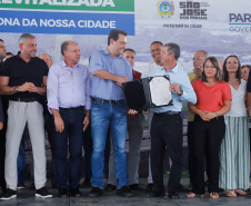 Com apoio do Governo do Estado, uma das mais importantes vias de São José dos Pinhais, na Região Metropolitana de Curitiba (RMC), será duplicada e revitalizada. O governador Carlos Massa Ratinho Junior assinou nesta quarta-feira (29), na Praça da Juventude, no bairro Guatupê, a ordem de serviço para o início das obras de duplicação da Avenida Rui Barbosa, Trecho Norte. 