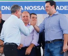 Com apoio do Governo do Estado, uma das mais importantes vias de São José dos Pinhais, na Região Metropolitana de Curitiba (RMC), será duplicada e revitalizada. O governador Carlos Massa Ratinho Junior assinou nesta quarta-feira (29), na Praça da Juventude, no bairro Guatupê, a ordem de serviço para o início das obras de duplicação da Avenida Rui Barbosa, Trecho Norte. 