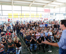 Com apoio do Governo do Estado, uma das mais importantes vias de São José dos Pinhais, na Região Metropolitana de Curitiba (RMC), será duplicada e revitalizada. O governador Carlos Massa Ratinho Junior assinou nesta quarta-feira (29), na Praça da Juventude, no bairro Guatupê, a ordem de serviço para o início das obras de duplicação da Avenida Rui Barbosa, Trecho Norte. 