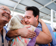 Com apoio do Governo do Estado, uma das mais importantes vias de São José dos Pinhais, na Região Metropolitana de Curitiba (RMC), será duplicada e revitalizada. O governador Carlos Massa Ratinho Junior assinou nesta quarta-feira (29), na Praça da Juventude, no bairro Guatupê, a ordem de serviço para o início das obras de duplicação da Avenida Rui Barbosa, Trecho Norte. 