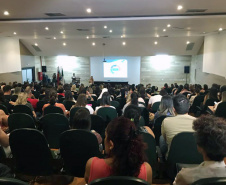Desde o início da semana, equipe técnica da Secretaria da Saúde do Paraná percorre as regiões do estado que apresentam maiores índices de infestação de dengue para capacitação sobre o manejo clínico da doença.
Foto: SESA