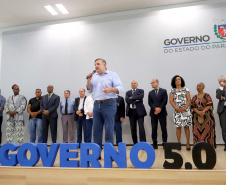 A Superintendência Geral de Diálogo e Interação Social do Governo do Estado (Sudis) lança nesta quinta-feira (30), às 14h, o Grupo de Trabalho dos Povos e Comunidades Tradicionais do Paraná. Presentes: o superintendente de Diálogo e Integração Social, Mauro Rockenbach; secretários: de Desenvolvimento Urbano, João Carlos Ortega; de Justiça, Família e Trabalho, Ney Leprevost; entre outros.
Curitiba, 30-01-20.
Foto: Arnaldo Alves / AEN.
