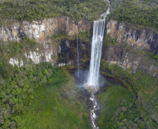A primeira disputa dos Jogos de Aventura e Natureza em 2020 acontece na região das grandes cachoeiras de Prudentópolis, no centro-sul do Paraná, em Guarapuava e Turvo, na região central. Foto: José Fernando Ogura/AEN
