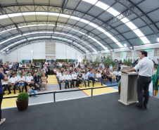 O governador Carlos Massa Ratinho Junior inaugurou nesta sexta-feira (31) a primeira escola técnica de operação florestal do Brasil, em Ortigueira, nos Campos Gerais. O Centro Estadual de Educação Profissional Florestal e Agrícola é fruto de uma parceria entre o Governo do Estado, a Klabin e a prefeitura. O investimento total foi de R$ 35 milhões, sendo R$ 12 milhões repassados pela Secretaria da Educação e do Esporte. Foto: José Fernando Ogura/AEN