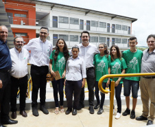 O governador Carlos Massa Ratinho Junior inaugurou nesta sexta-feira (31) a primeira escola técnica de operação florestal do Brasil, em Ortigueira, nos Campos Gerais. O Centro Estadual de Educação Profissional Florestal e Agrícola é fruto de uma parceria entre o Governo do Estado, a Klabin e a prefeitura. O investimento total foi de R$ 35 milhões, sendo R$ 12 milhões repassados pela Secretaria da Educação e do Esporte. Foto: José Fernando Ogura/AEN
