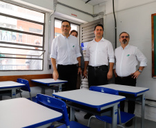 O governador Carlos Massa Ratinho Junior inaugurou nesta sexta-feira (31) a primeira escola técnica de operação florestal do Brasil, em Ortigueira, nos Campos Gerais. O Centro Estadual de Educação Profissional Florestal e Agrícola é fruto de uma parceria entre o Governo do Estado, a Klabin e a prefeitura. O investimento total foi de R$ 35 milhões, sendo R$ 12 milhões repassados pela Secretaria da Educação e do Esporte.