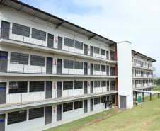 O Centro Estadual de Educação Profissional Florestal e Agrícola, inaugurado nesta sexta-feira (31) em Ortigueira, é mais um capítulo da história da parceria estratégica entre o Governo do Estado e a fabricante de celulose Klabin. A associação de forças envolve investimentos em infraestrutura nos Campos Gerais, geração de emprego, capacitação e ampliação da capacidade de exportação. Foto: José Fernando Ogura/AEN