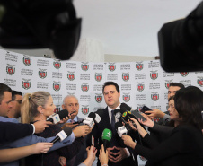 O governador Carlos Massa Ratinho Junior participa neste dia 03/02 da retomada dos trabalhos em plenário na Assembleia Legislativa do Paraná. Presentes: presidente da Assembleia Legislativa, dep. Ademar Traiano; presidente do Tribunal de Justiça, Adalberto Jorge Xisto Pereira; presidente do tribunal de Contas, Nestor Baptista; procurador Geral de Justiça, Ivonei Sfoggia; entre outros.
Curitiba, 03-02-20.
Foto: Arnaldo Alves / AEN.
