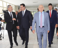 O governador Carlos Massa Ratinho Junior participa neste dia 03/02 da retomada dos trabalhos em plenário na Assembleia Legislativa do Paraná. Presentes: presidente da Assembleia Legislativa, dep. Ademar Traiano; presidente do Tribunal de Justiça, Adalberto Jorge Xisto Pereira; presidente do tribunal de Contas, Nestor Baptista; procurador Geral de Justiça, Ivonei Sfoggia; entre outros.
Curitiba, 03-02-20.
Foto: Arnaldo Alves / AEN.
