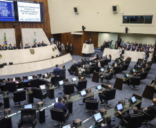 O governador Carlos Massa Ratinho Junior participa neste dia 03/02 da retomada dos trabalhos em plenário na Assembleia Legislativa do Paraná. Presentes: presidente da Assembleia Legislativa, dep. Ademar Traiano; presidente do Tribunal de Justiça, Adalberto Jorge Xisto Pereira; presidente do tribunal de Contas, Nestor Baptista; procurador Geral de Justiça, Ivonei Sfoggia; entre outros.
Curitiba, 03-02-20.
Foto: Arnaldo Alves / AEN.
