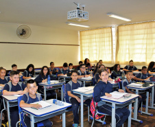 As 2.126 escolas estaduais fazem os últimos preparativos para receber os estudantes. A primeira grande ação do ano será a Prova Paraná, que acontece dia 18 de fevereiro. Outras novidades são a educação financeira e o programa Mais Aprendizagem, de contra turno escolar. Foto: SEED