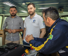 Os portos do Paraná receberam um reforço nas operações de apoio marítimo. Trata-se de um novo rebocador, maior e mais potente, que se junta aos outros 11 que já atuam nos terminais paranaenses. O Starnav Electra tem 32 metros de comprimento, 11,6 metros de largura (boca) e calado de 6,03. A tração estática da embarcação é de 81,5 toneladas. -  Paranaguá, 05/02/2020  -  Foto: Cláudio Neves/APPA