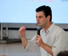 O presidente da Copel, Daniel Slaviero, e o superintendente de Projetos Especiais, Júlio Omori, estiveram ontem no Show Rural, em Cascavel, em reuniões com empresários e produtores das regiões Oeste e Sudoeste.
Foto: Valdenir Cavalheiro/Copel