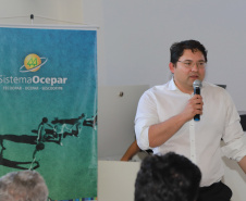 O presidente da Copel, Daniel Slaviero, e o superintendente de Projetos Especiais, Júlio Omori, estiveram ontem no Show Rural, em Cascavel, em reuniões com empresários e produtores das regiões Oeste e Sudoeste.
Foto: Valdenir Cavalheiro/Copel