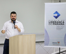 O evento, promovido pela Escola de Liderança do Paraná, reuniu mais de 160 pessoas, entre prefeitos, secretários municipais, vereadores e representantes de diversas entidades e associações, na Associação Comercial e Empresarial de Goioerê.
Foto: SEPL