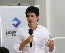 O evento, promovido pela Escola de Liderança do Paraná, reuniu mais de 160 pessoas, entre prefeitos, secretários municipais, vereadores e representantes de diversas entidades e associações, na Associação Comercial e Empresarial de Goioerê.
Foto: SEPL