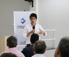 O evento, promovido pela Escola de Liderança do Paraná, reuniu mais de 160 pessoas, entre prefeitos, secretários municipais, vereadores e representantes de diversas entidades e associações, na Associação Comercial e Empresarial de Goioerê.
Foto: SEPL